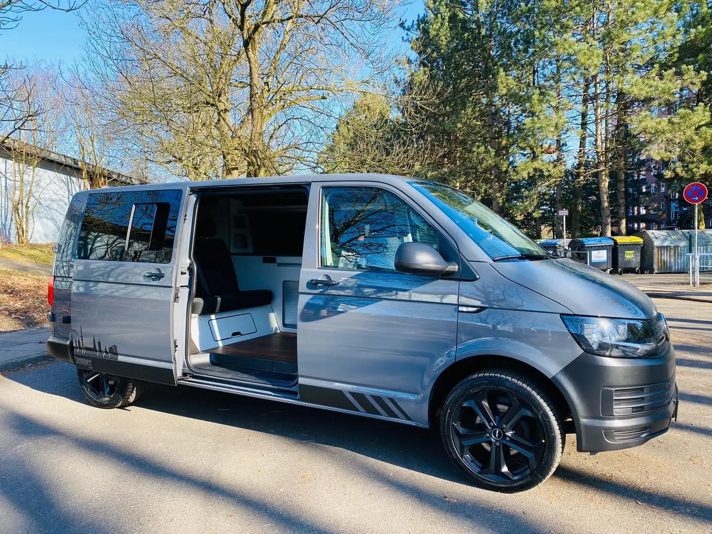 Volkswagen T6 Transporter Camper - Town Style sehr hochwertig ausgebaut Grau - 2