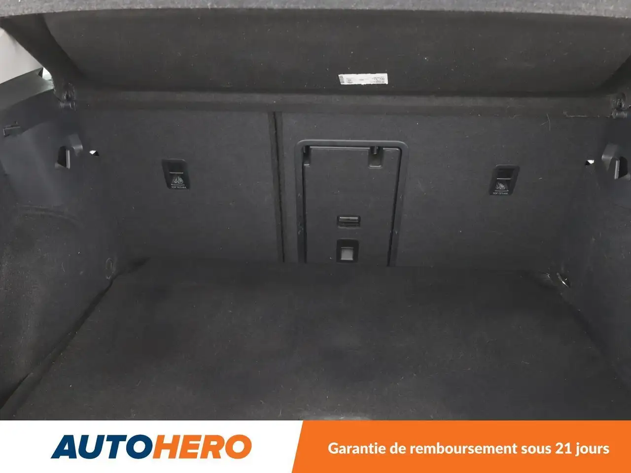 Volkswagen Golf Standard Model — photo 16