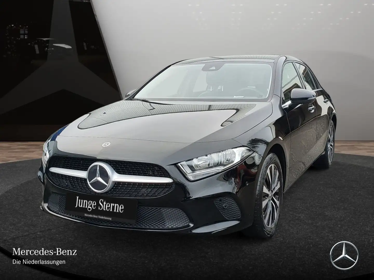 Mercedes-Benz A 250 e STYLE+8G Schwarz - 2