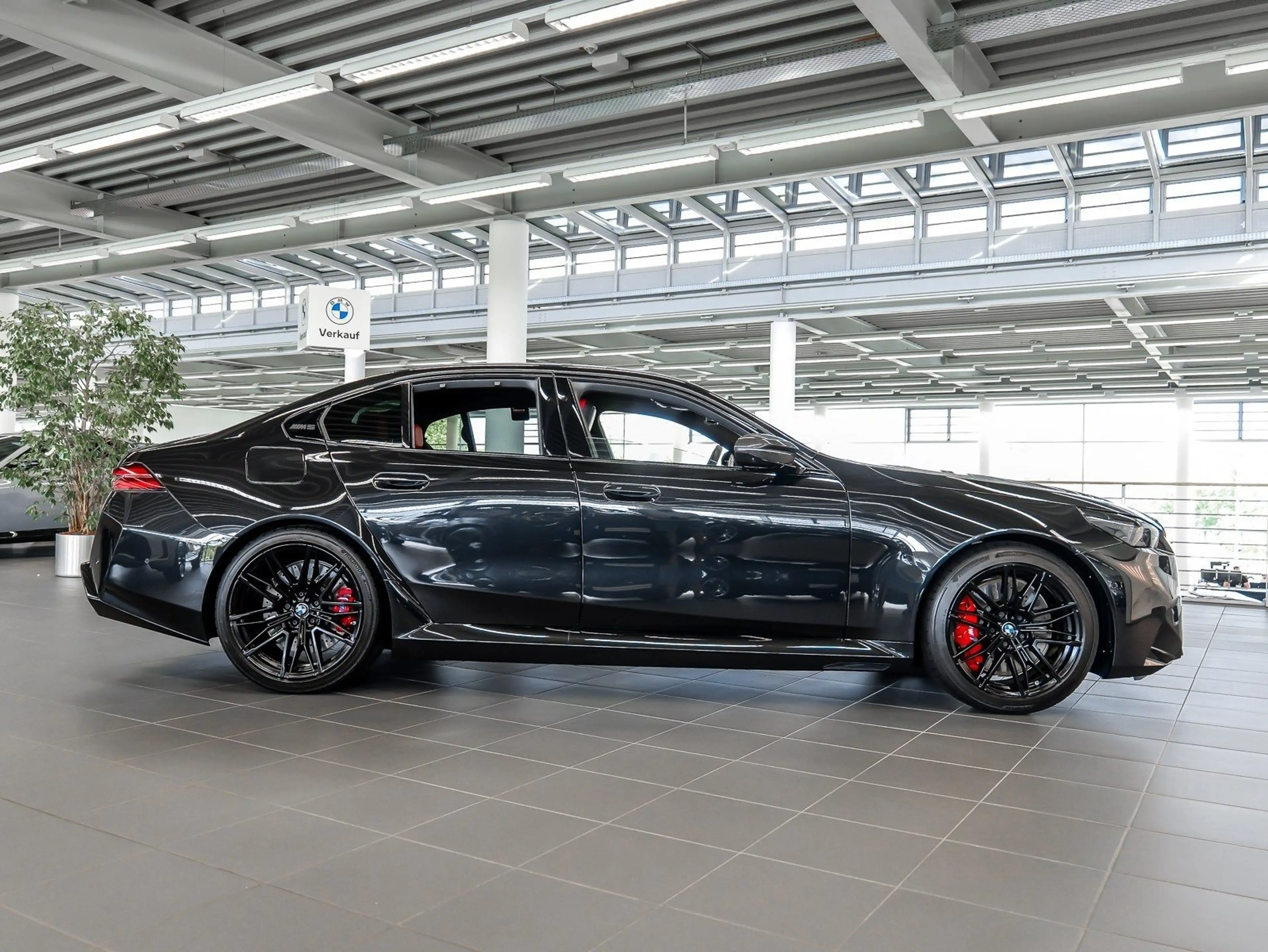 BMW M5 Limousine M Sport PANO ACC AHK 360°KAM RFK — photo 11