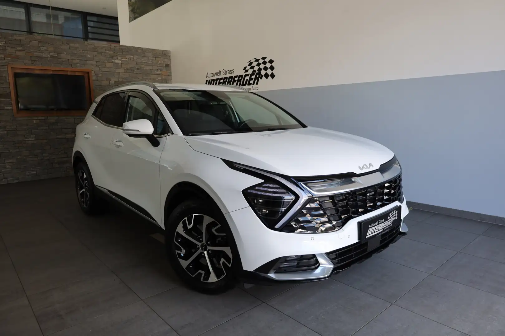 Kia Sportage Gold 1,6 CRDI AWD 48V DAB LED RFK PDC Weiß - 1