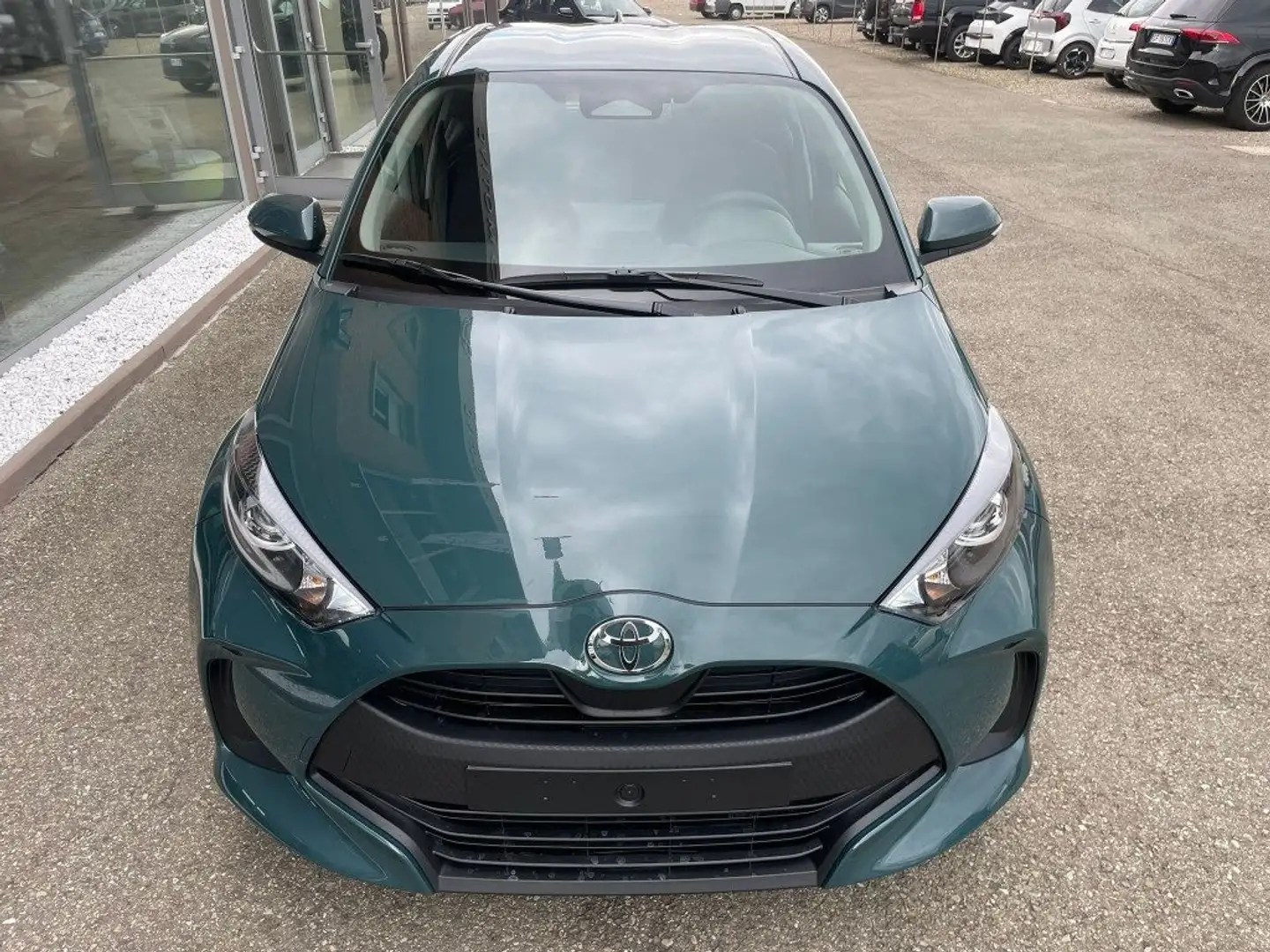 Toyota Yaris 1.5 Hybrid 5 porte Active Weiß - 2