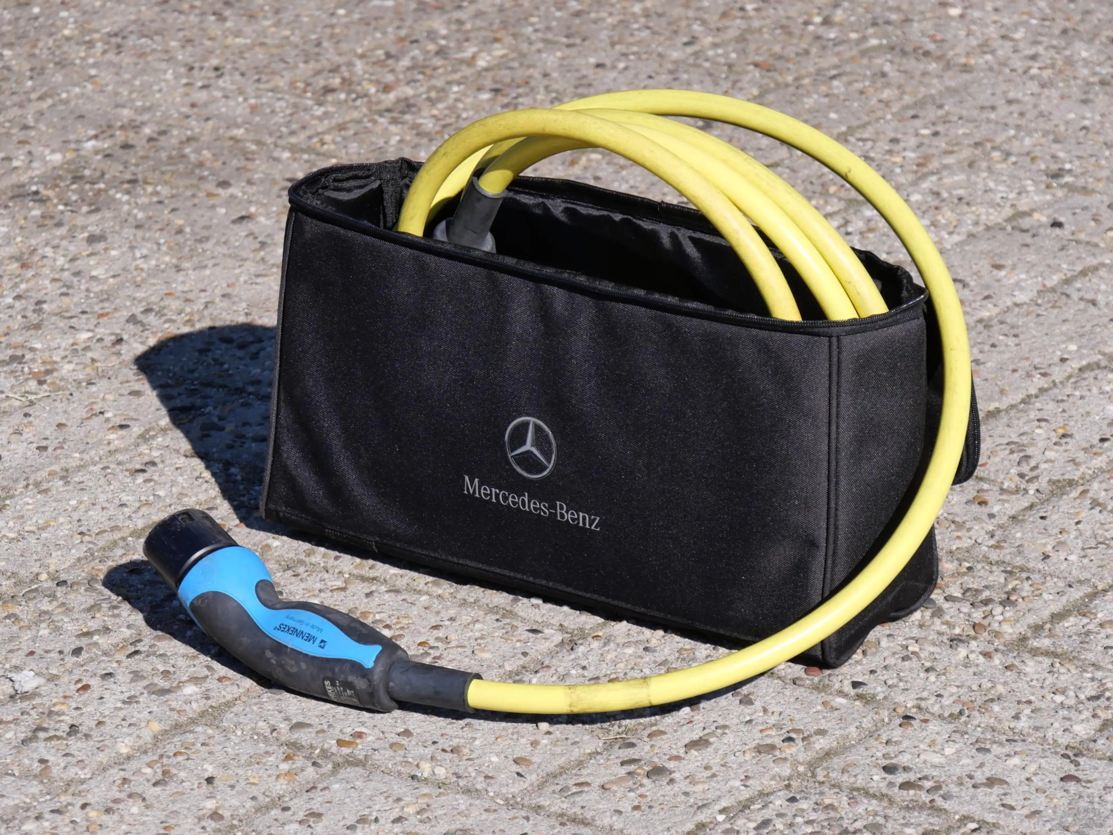 Mercedes-Benz EQA 67kWh AMG/ AMBIENT LIGHTING/ BLINDSPOT/ ELEKT. KLE — photo 32