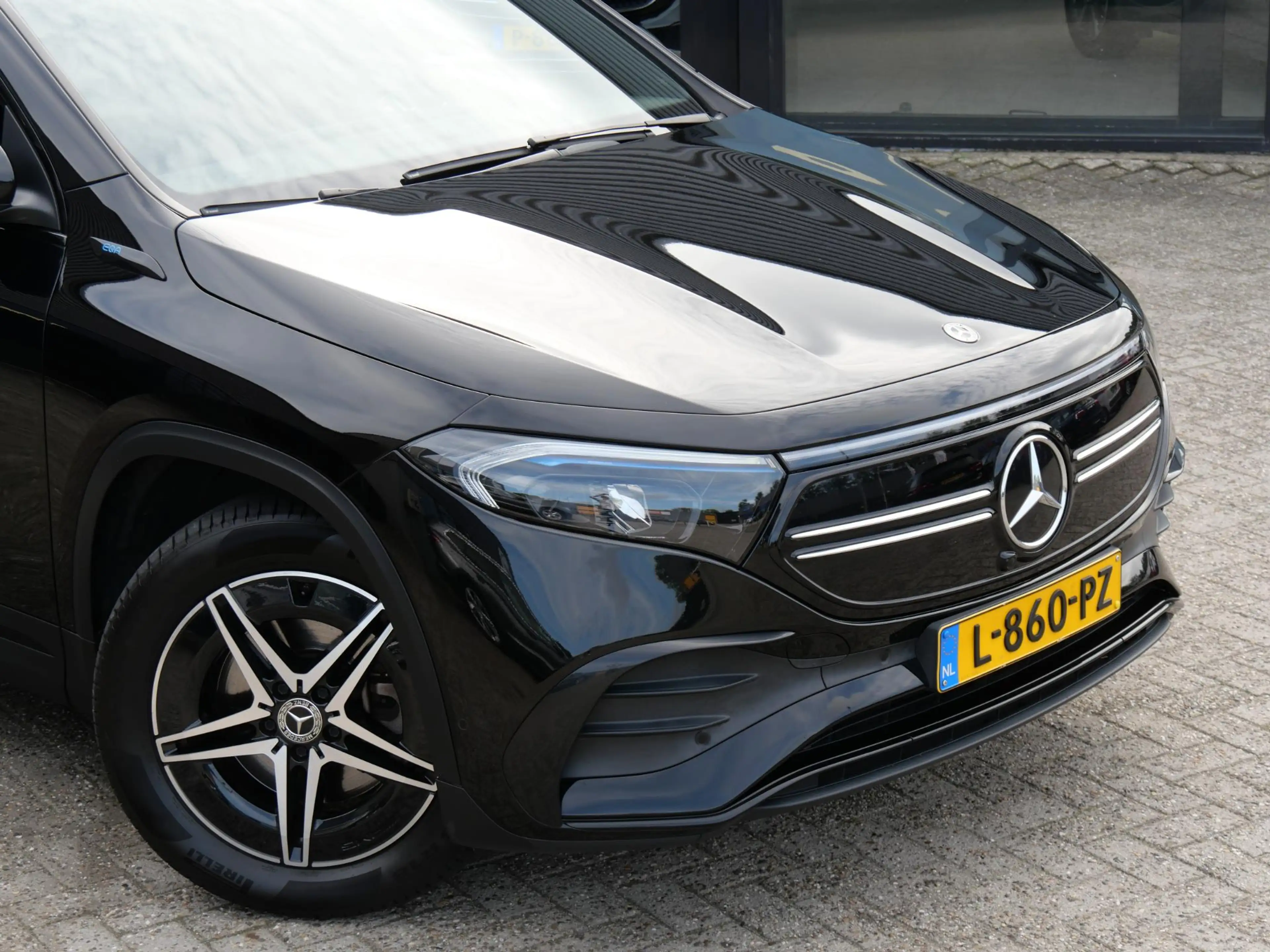 Mercedes-Benz EQA 67kWh AMG/ AMBIENT LIGHTING/ BLINDSPOT/ ELEKT. KLE — photo 25