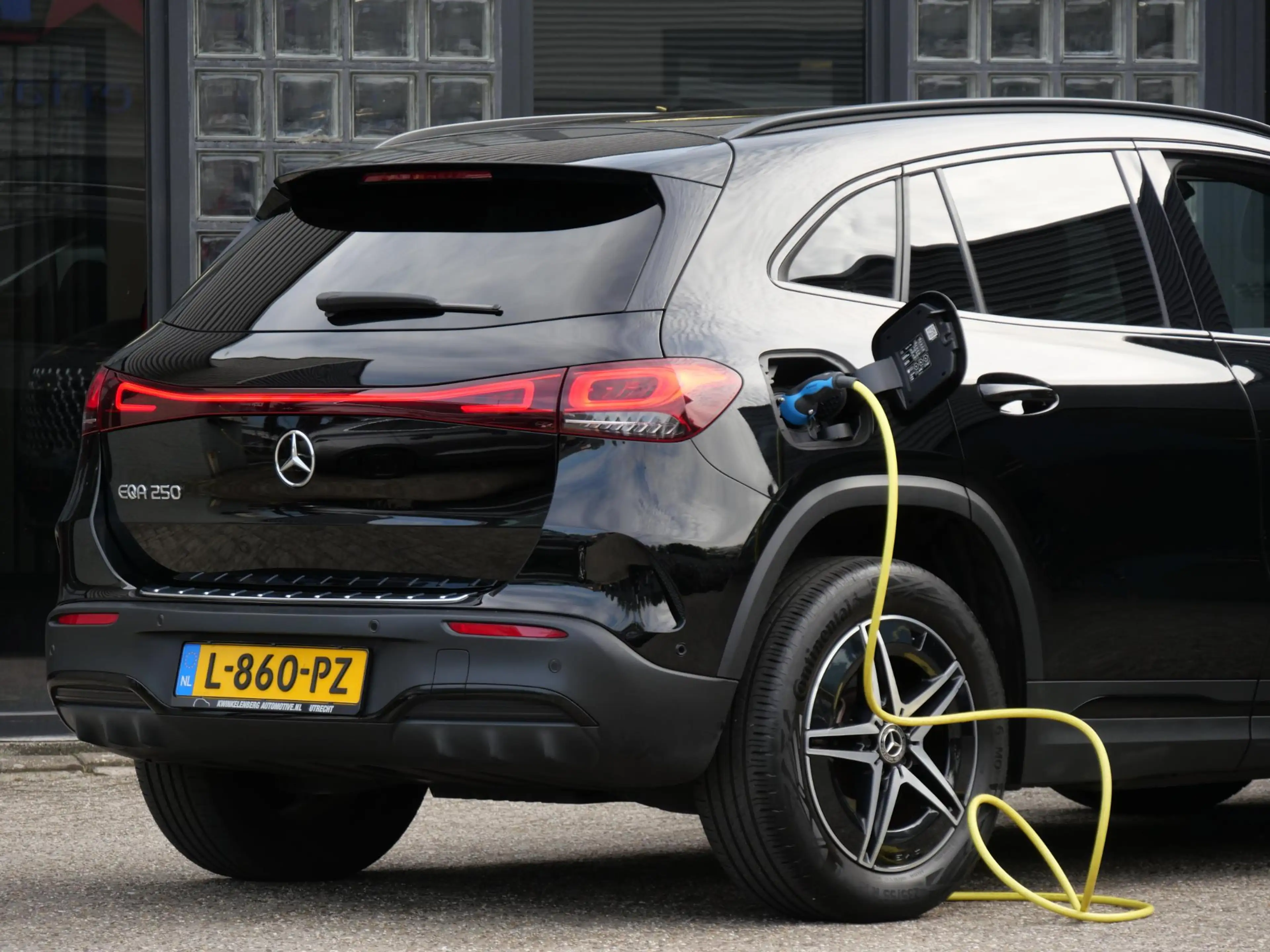 Mercedes-Benz EQA 67kWh AMG/ AMBIENT LIGHTING/ BLINDSPOT/ ELEKT. KLE — photo 23