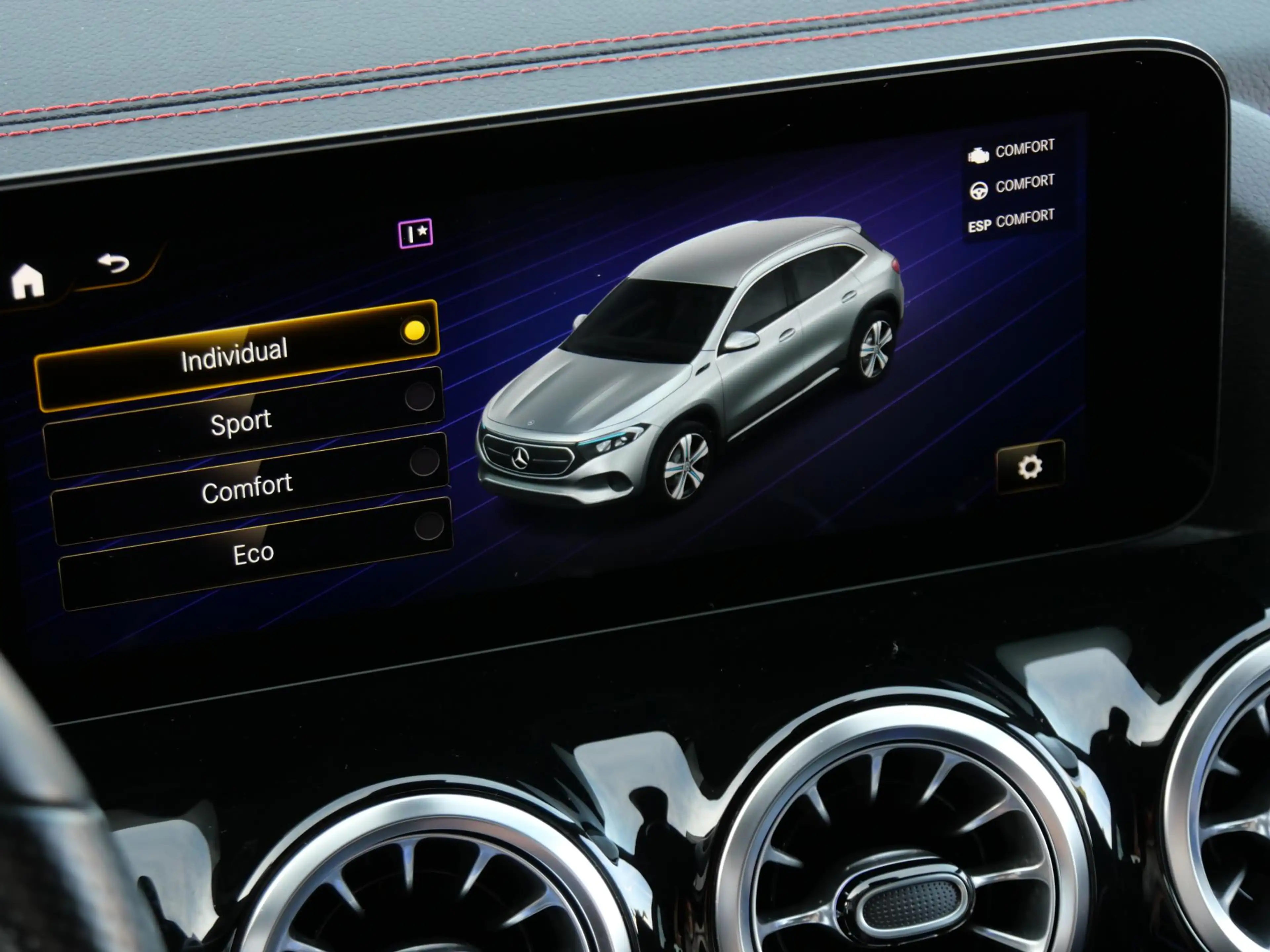 Mercedes-Benz EQA 67kWh AMG/ AMBIENT LIGHTING/ BLINDSPOT/ ELEKT. KLE — photo 12