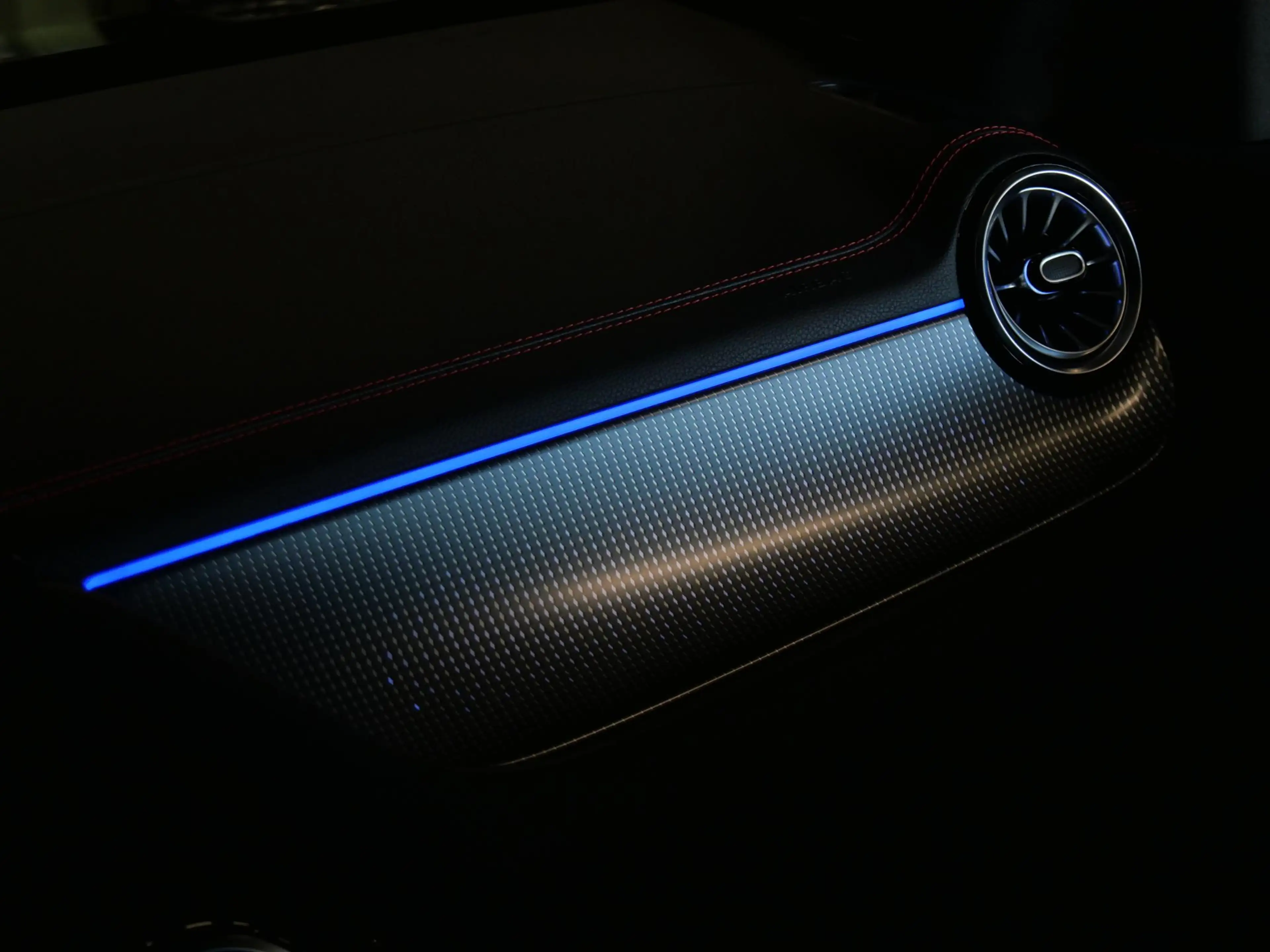 Mercedes-Benz EQA 67kWh AMG/ AMBIENT LIGHTING/ BLINDSPOT/ ELEKT. KLE — photo 28