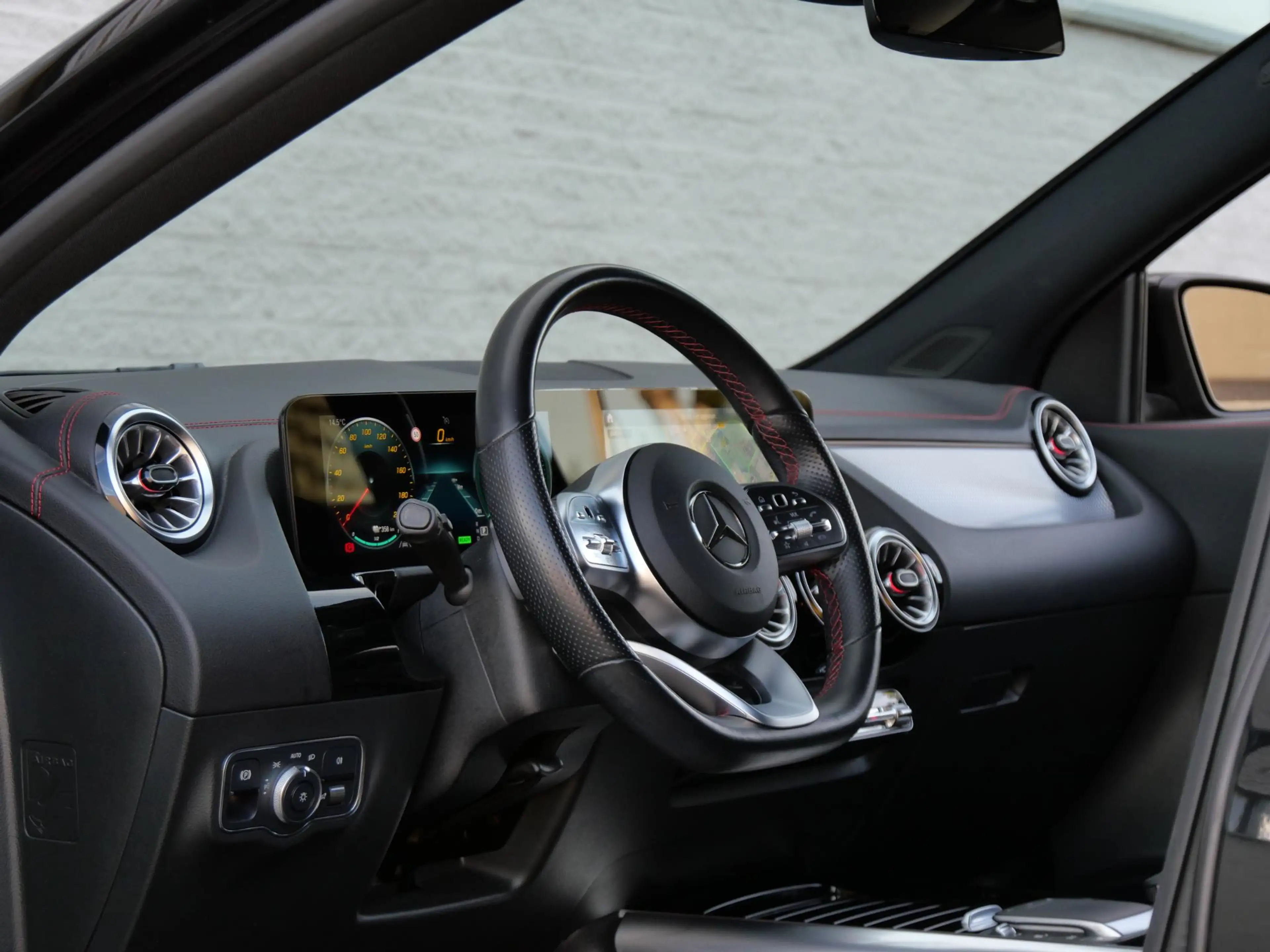 Mercedes-Benz EQA 67kWh AMG/ AMBIENT LIGHTING/ BLINDSPOT/ ELEKT. KLE — photo 37