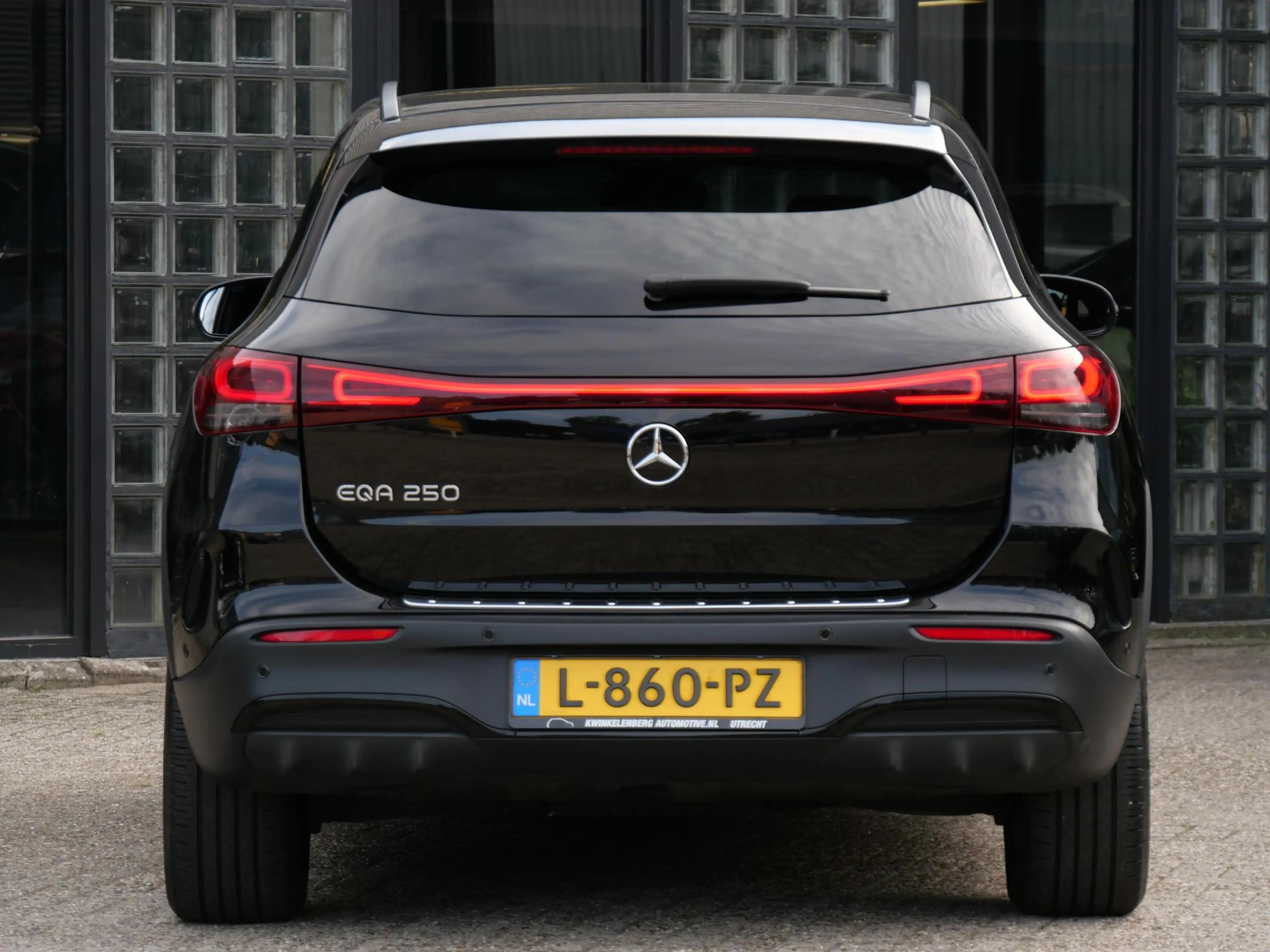 Mercedes-Benz EQA 67kWh AMG/ AMBIENT LIGHTING/ BLINDSPOT/ ELEKT. KLE — photo 22