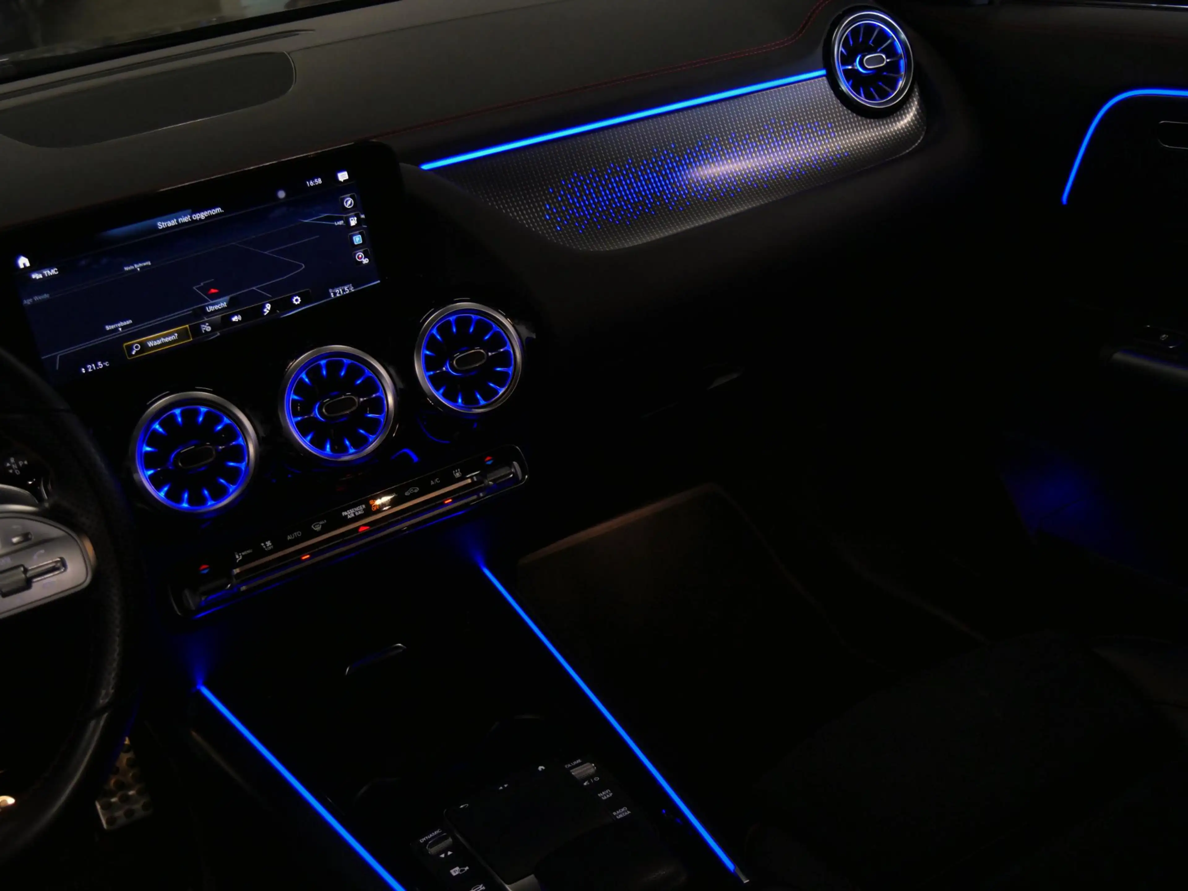Mercedes-Benz EQA 67kWh AMG/ AMBIENT LIGHTING/ BLINDSPOT/ ELEKT. KLE — photo 11