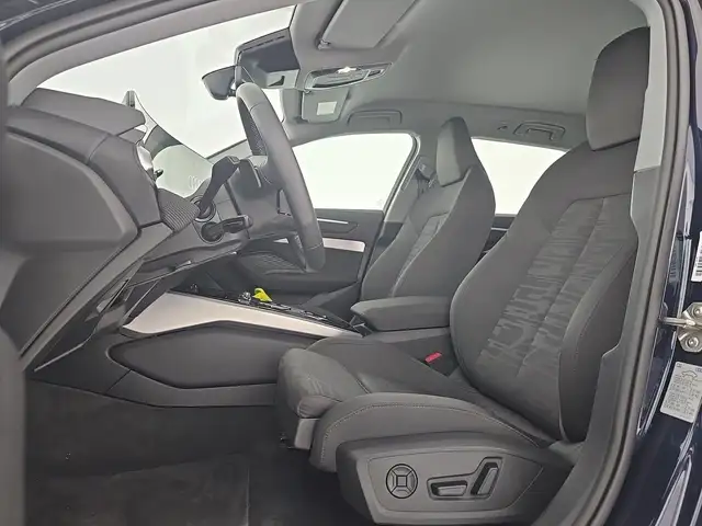 Audi A6 Avant view 9