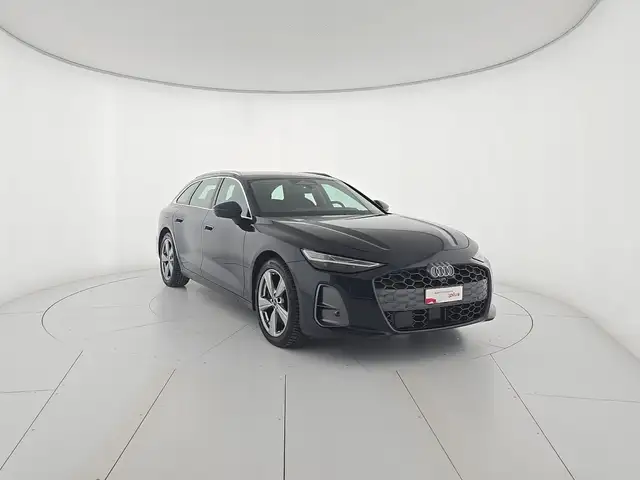 Audi A6 Avant view 6