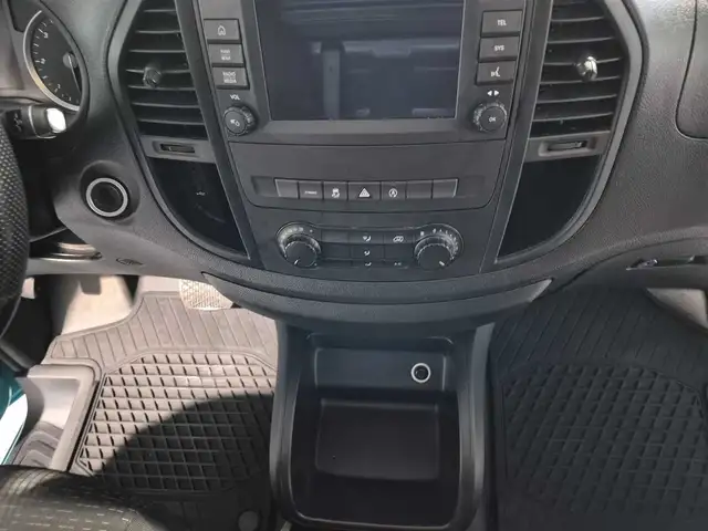 Mercedes-Benz Vito view 12