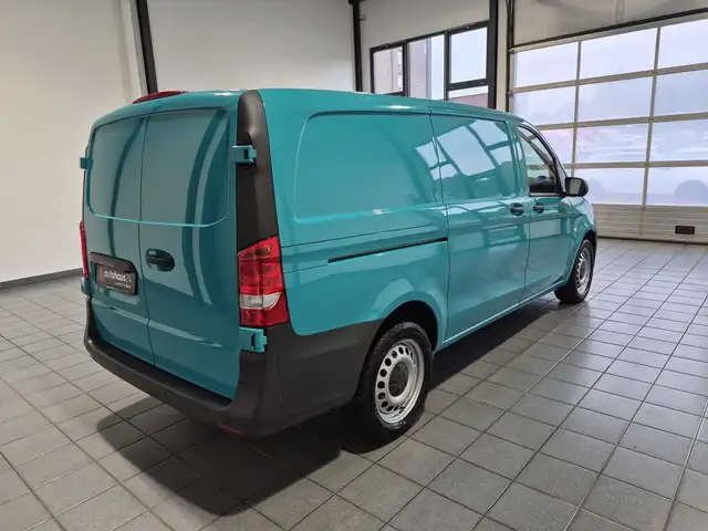 Mercedes-Benz Vito view 5