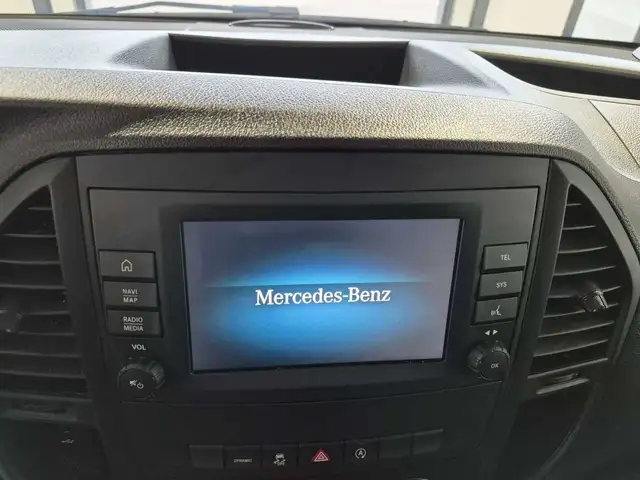Mercedes-Benz Vito view 11