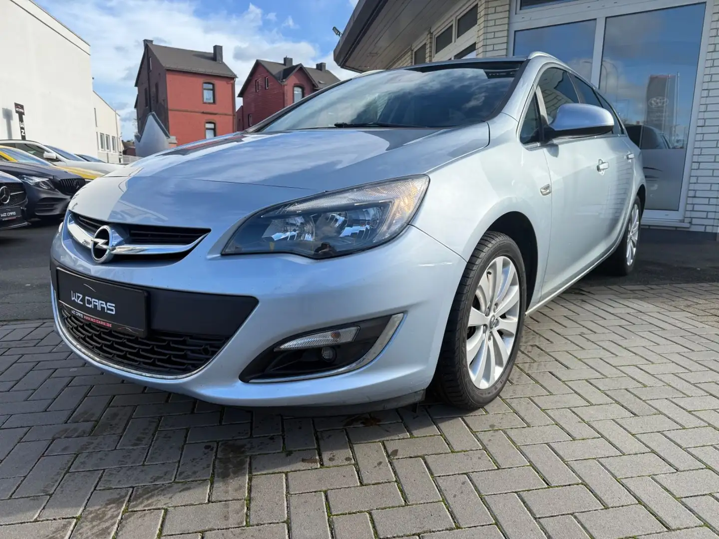 Opel Astra J Sports NAVI KLIMA PDC KAMERA Silber - 1