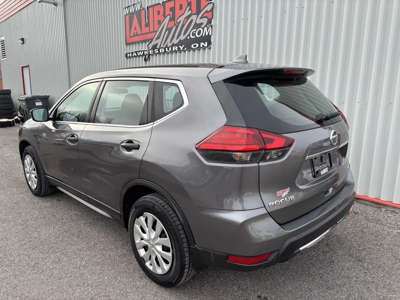 Nissan Rogue снимка Nissan Rogue