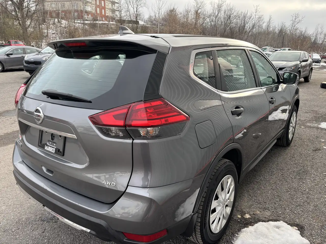 Nissan Rogue снимка Nissan Rogue