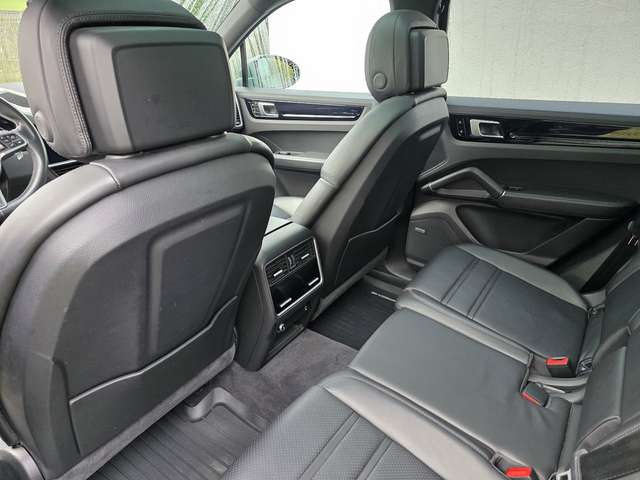 Porsche Cayenne Tiptronic S Bose Panorama Headup Service & TÜV neu