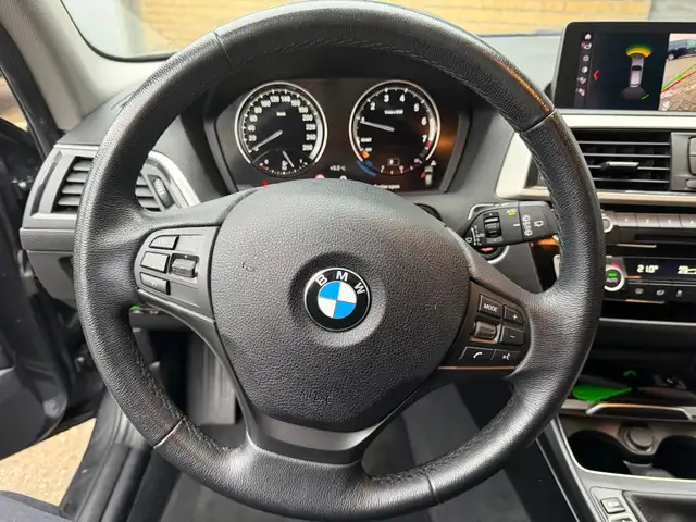BMW 1 Series view 2