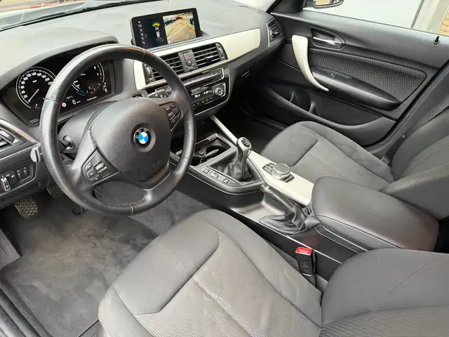 BMW 1 Series view 4