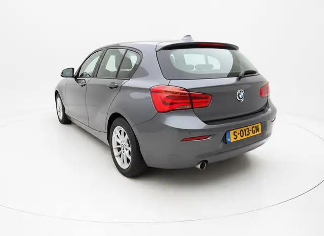 BMW 1 Series view 5