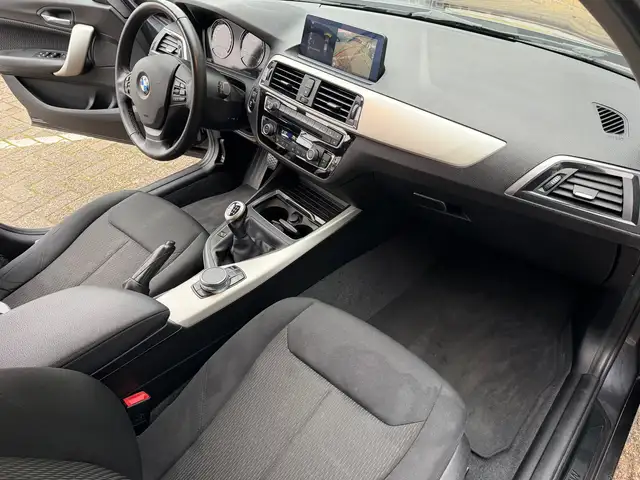 BMW 1 Series view 8