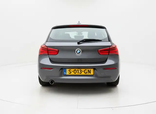 BMW 1 Series view 15