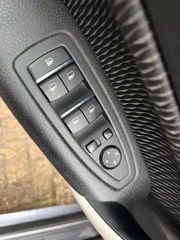 BMW 1 Series view 6