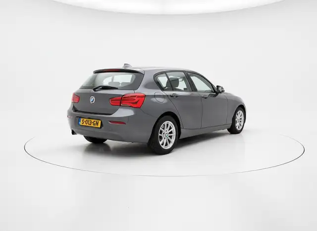 BMW 1 Series view 14
