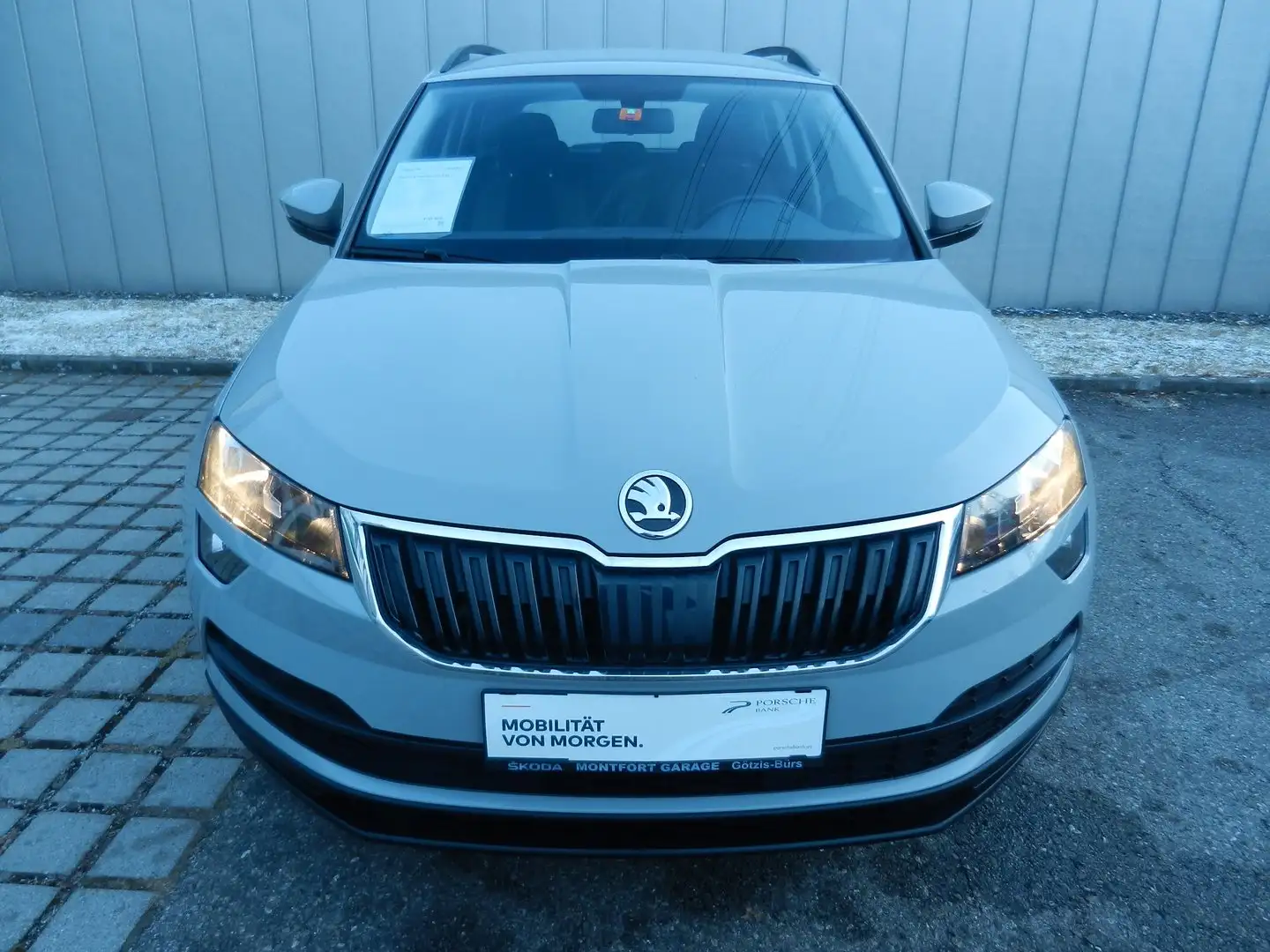 Skoda Karoq City TSI Grau - 2