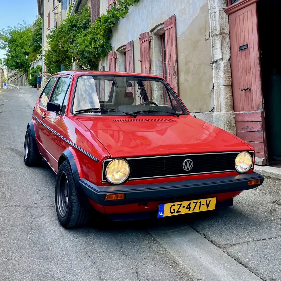 Volkswagen Golf 1.1 LS Rouge - 1