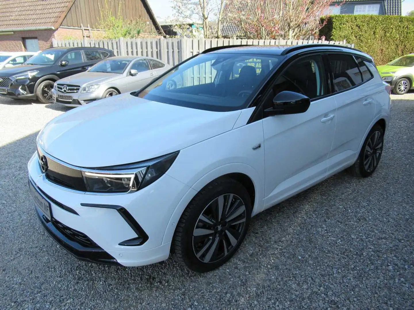 Opel Grandland Plug-in Hybrid 1.6 GSe Weiß - 1