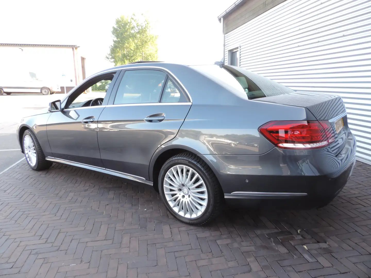 Mercedes-Benz E 350 BlueTEC 4MATIC Prestige Elegance lage km Grijs - 2
