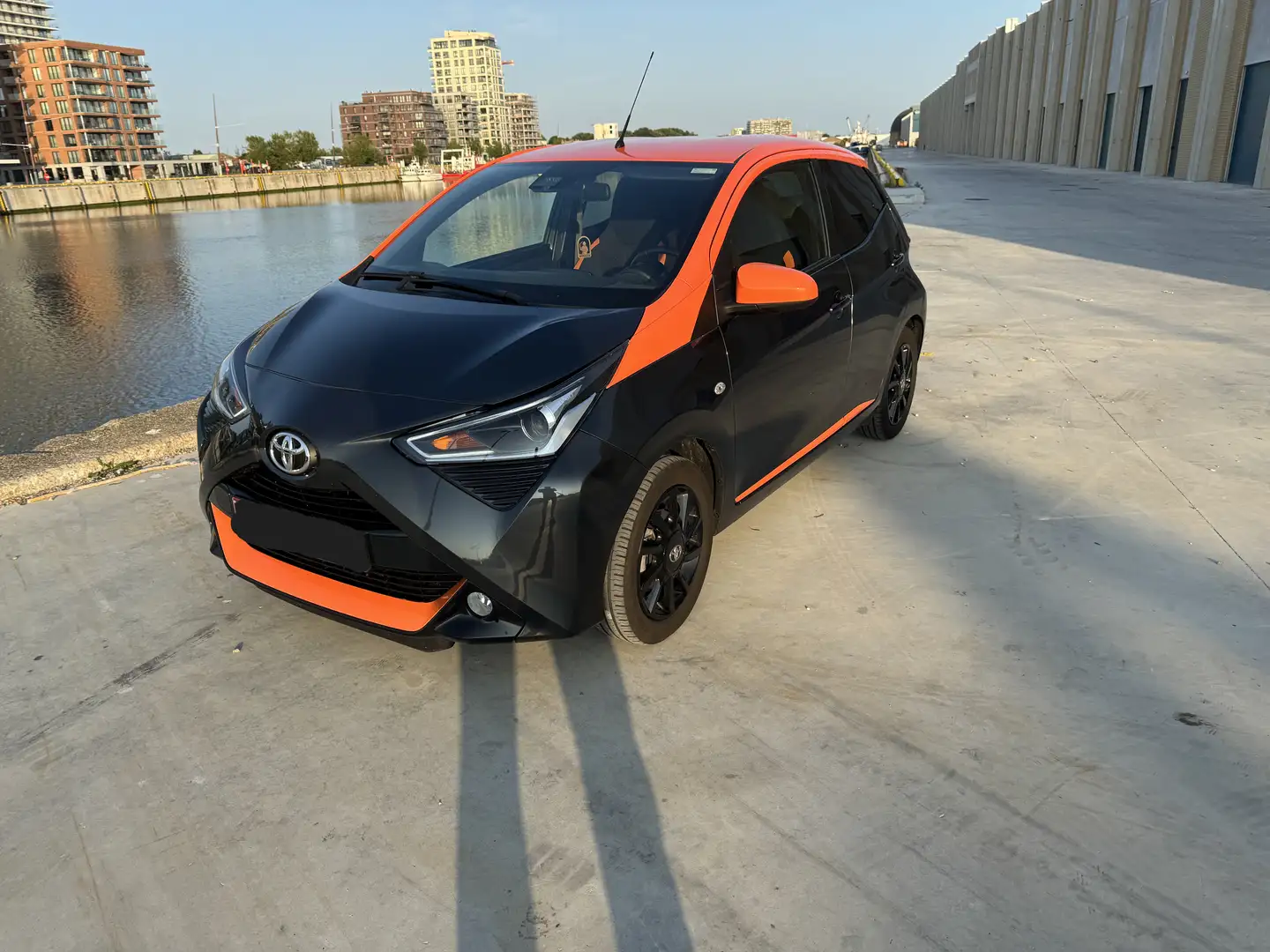 Toyota Aygo Aygo x-JBL Full option Szary - 1