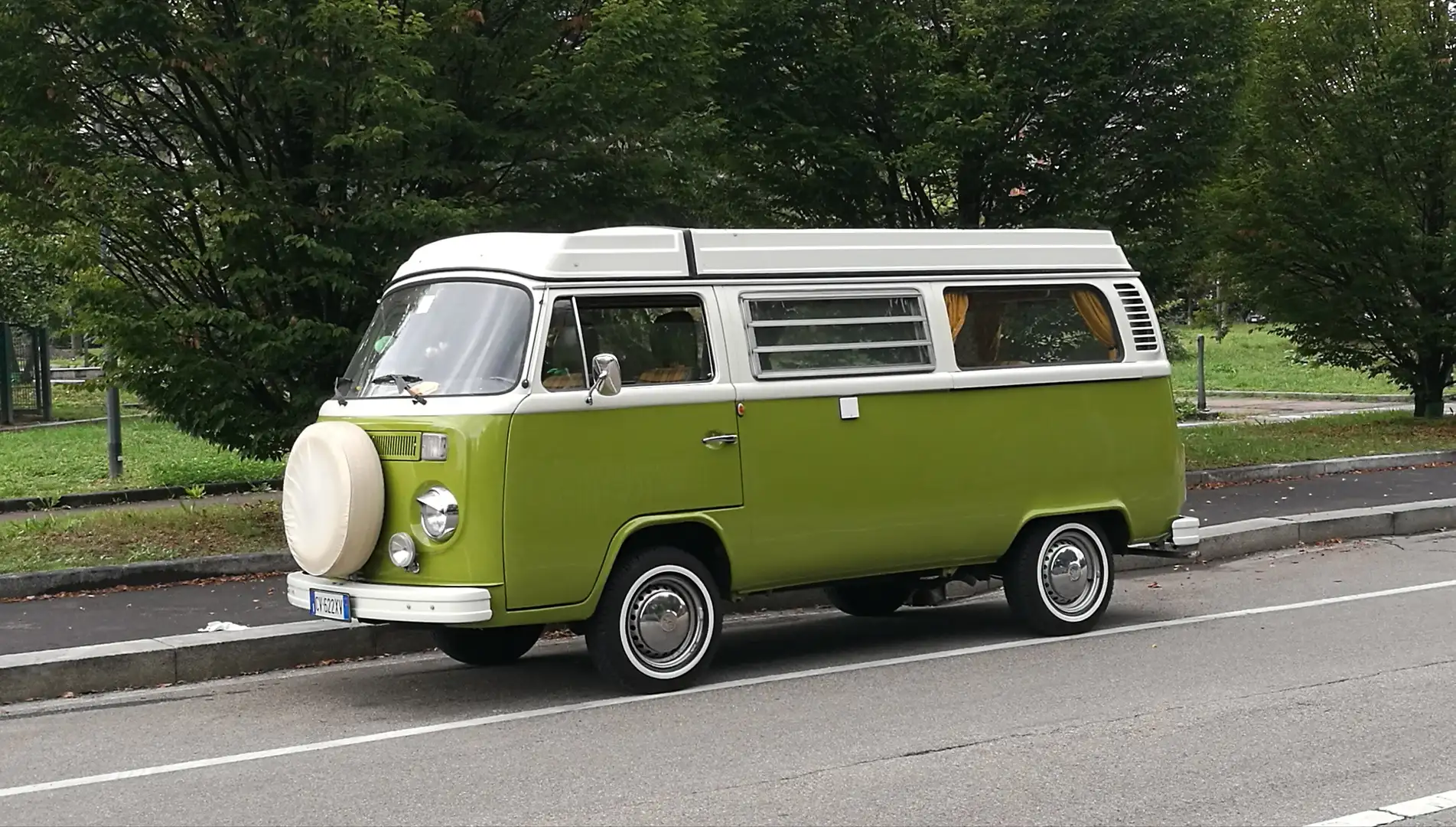Volkswagen T2 Westfalia Зелений - 1