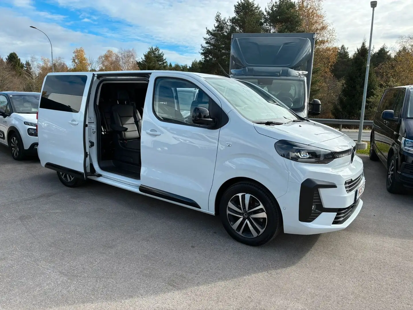 Citroen Spacetourer Max XL, 180AT, PANO, VIP2, AHK Grau - 2