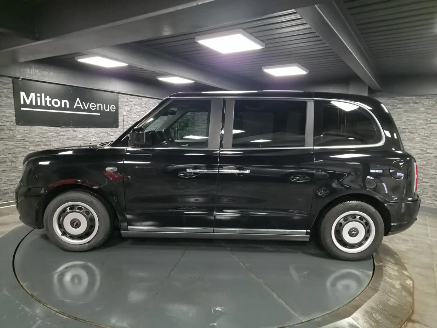 LEVC TX e-City - 150  Icon Schwarz - 2