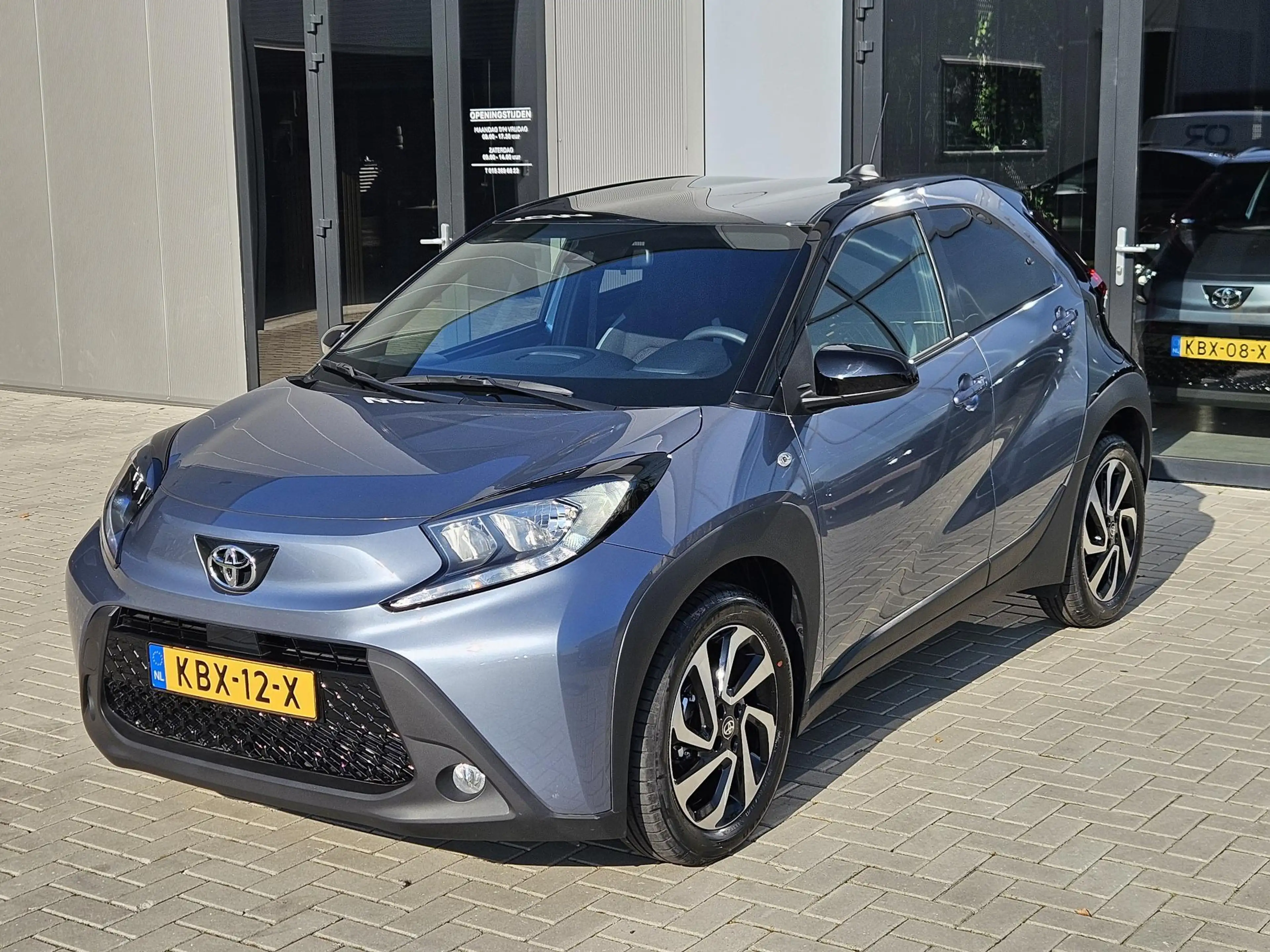 Toyota Aygo X 1.0 VVT-i MT Pulse Two Tone Fabrieksgarantie — photo 2