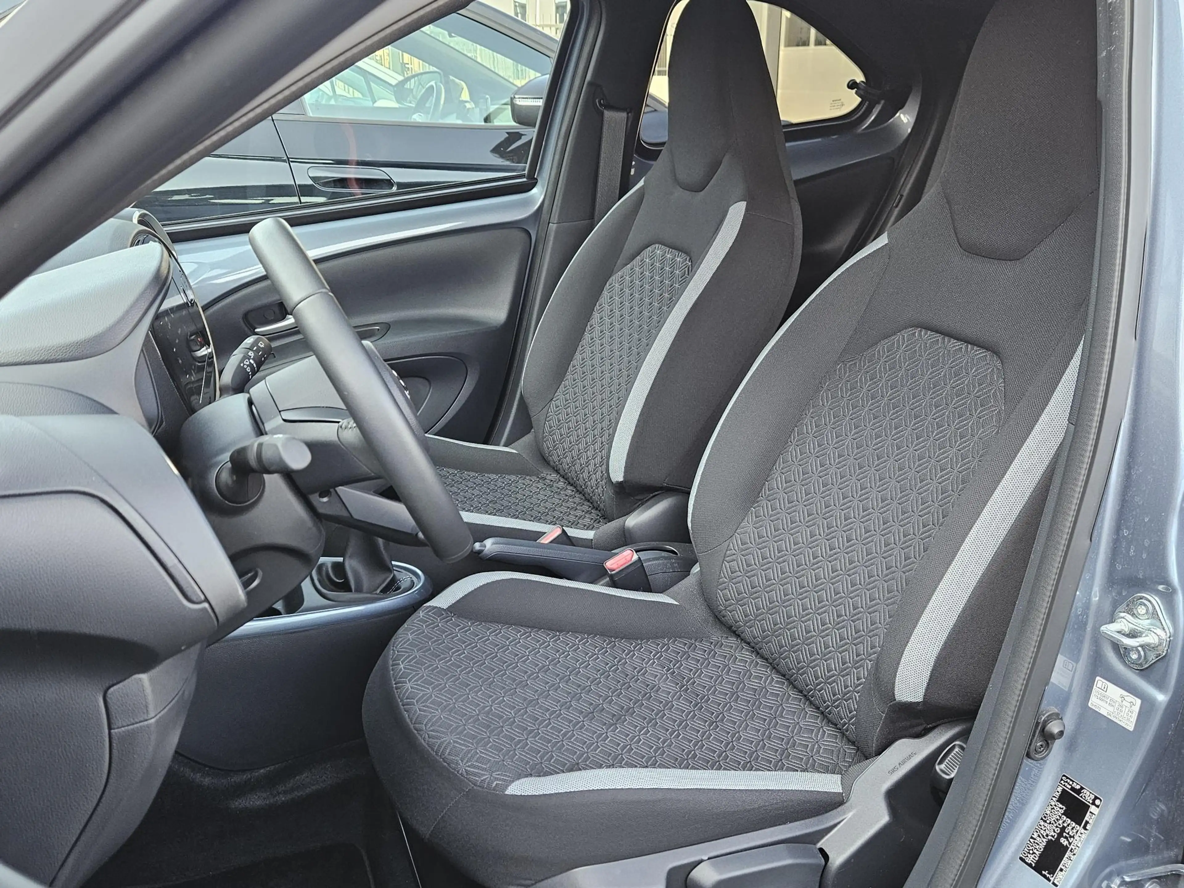 Toyota Aygo X 1.0 VVT-i MT Pulse Two Tone Fabrieksgarantie — photo 26