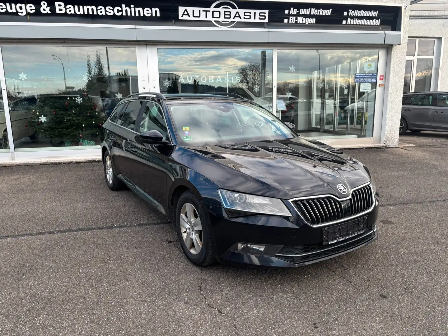 Skoda Superb Combi Ambition 4x4 DSG Automatik Negro - 1
