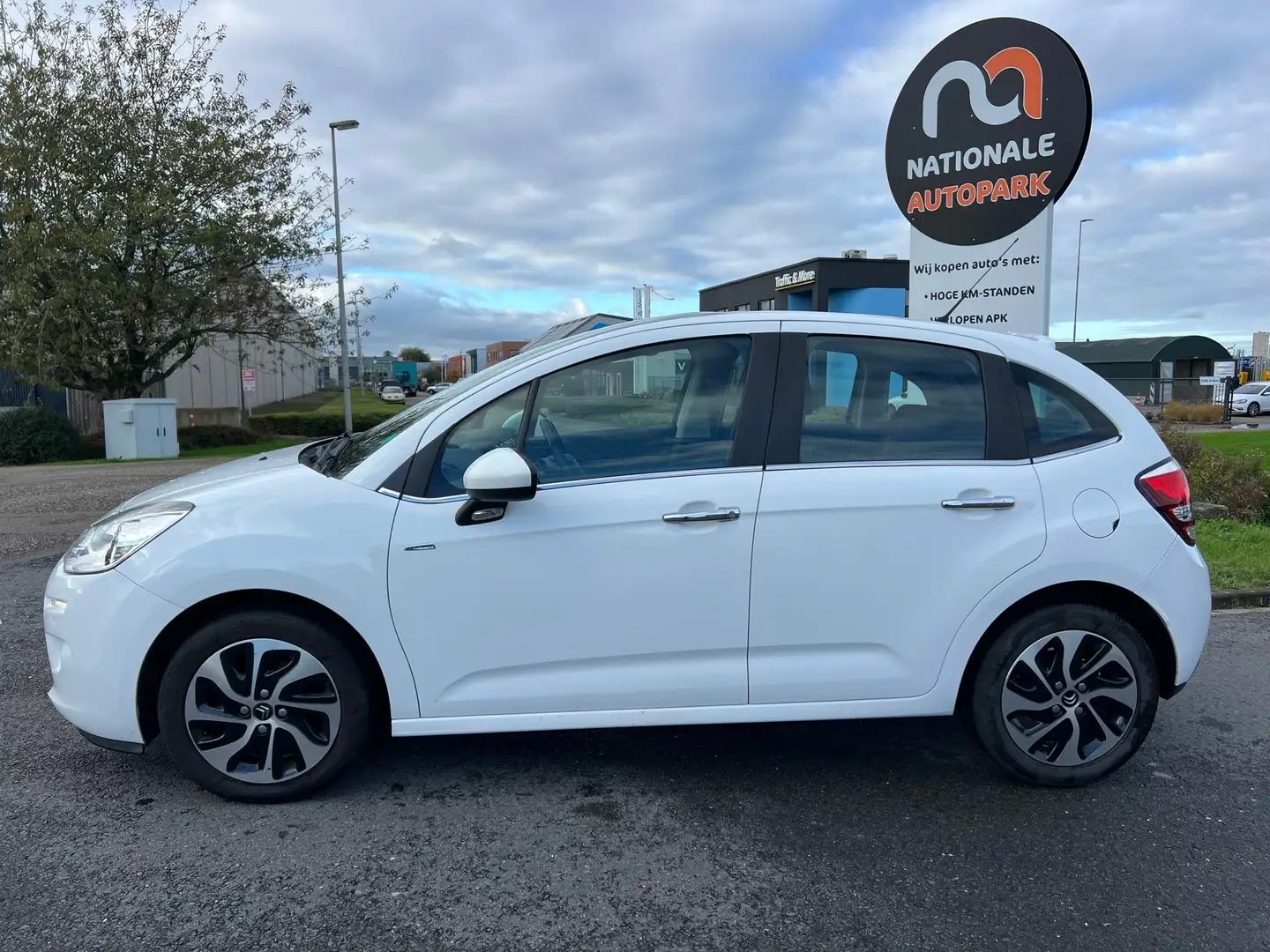 Citroen C3 2015 * 1.2 PureTech Exclusive * AUTOMAAT * KOPPAKI Wit - 2