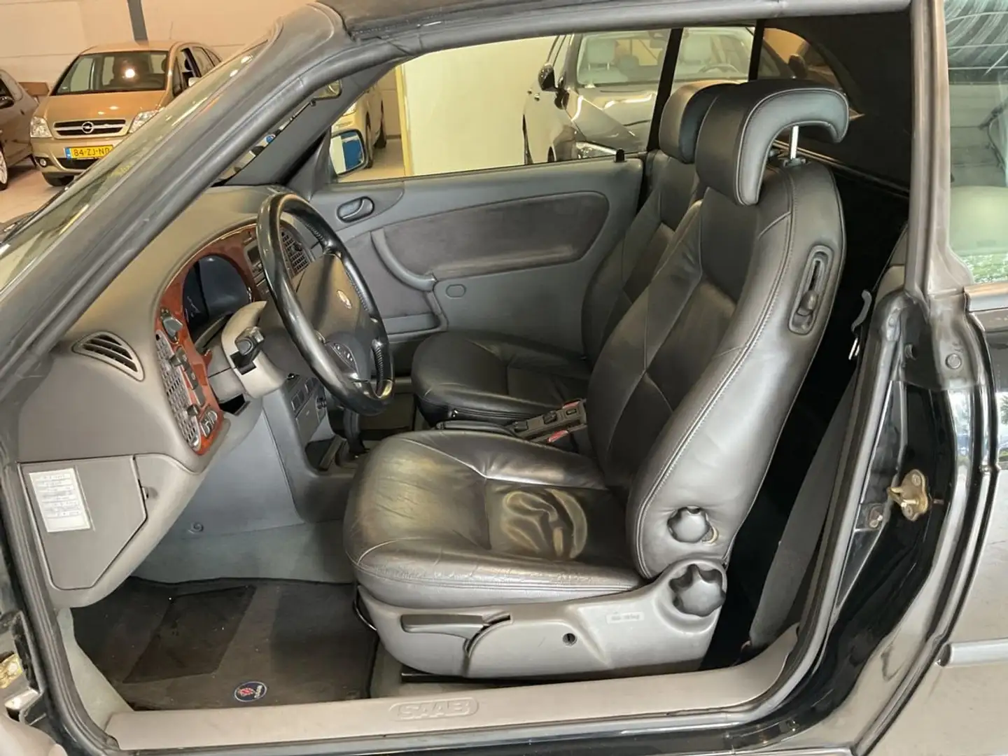 Saab 9-3 2.0t S Luxury Automaat | 3e eigenaar Zwart - 2