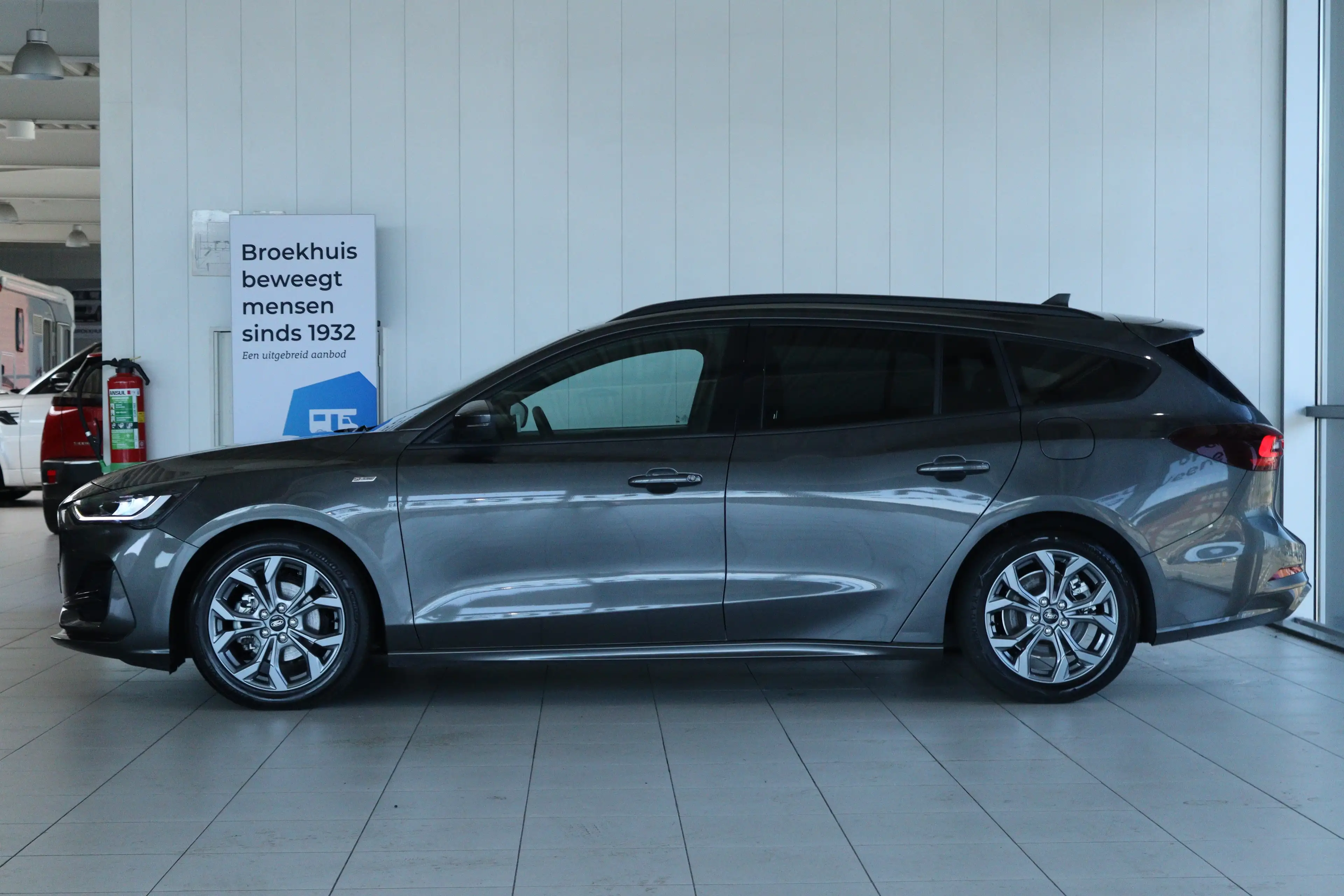 Ford Focus Wagon 1.0EB Hybrid ST Line | NL-AUTO! | 1E EIGENAA — photo 8
