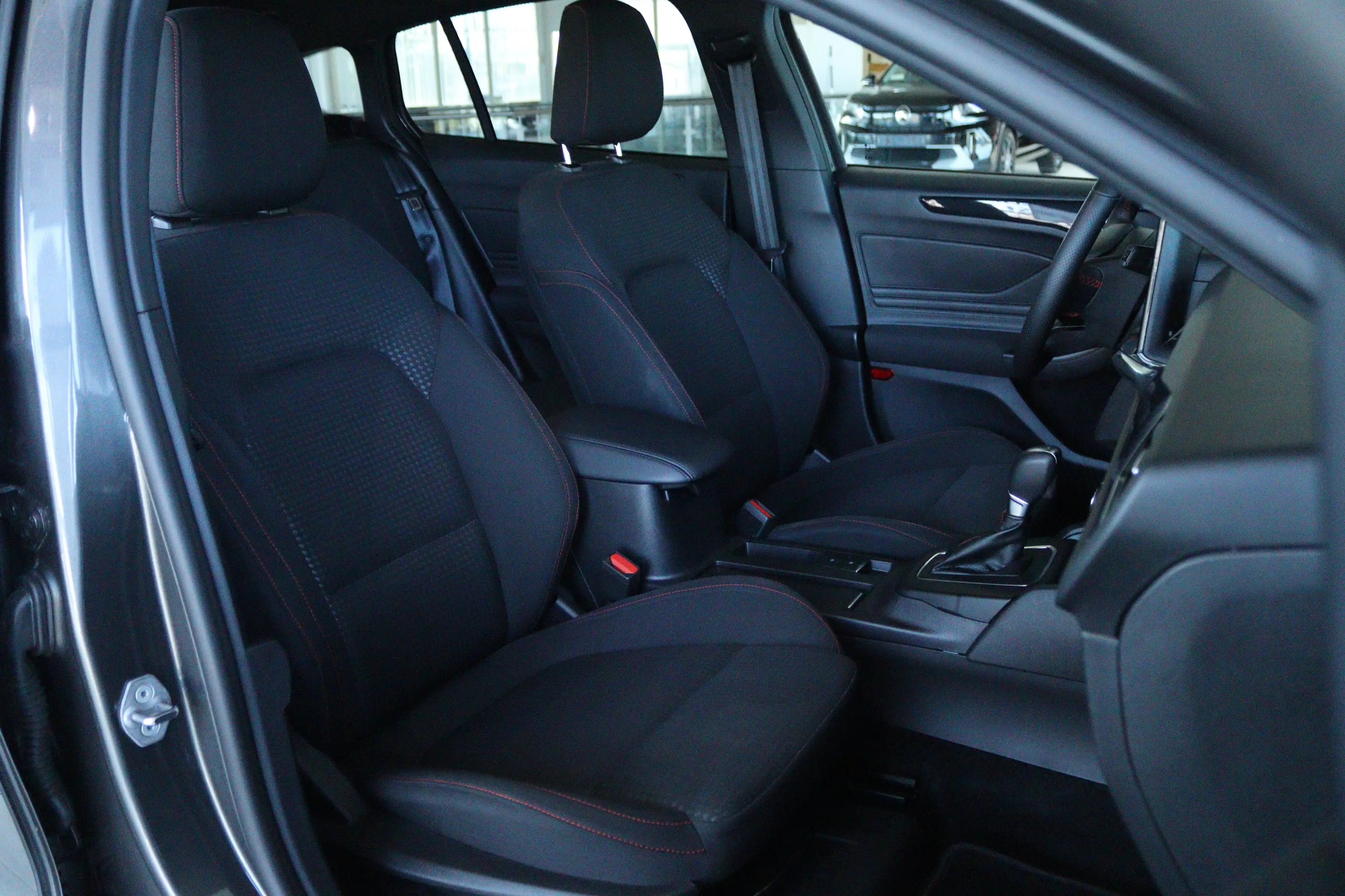 Ford Focus Wagon 1.0EB Hybrid ST Line | NL-AUTO! | 1E EIGENAA — photo 3