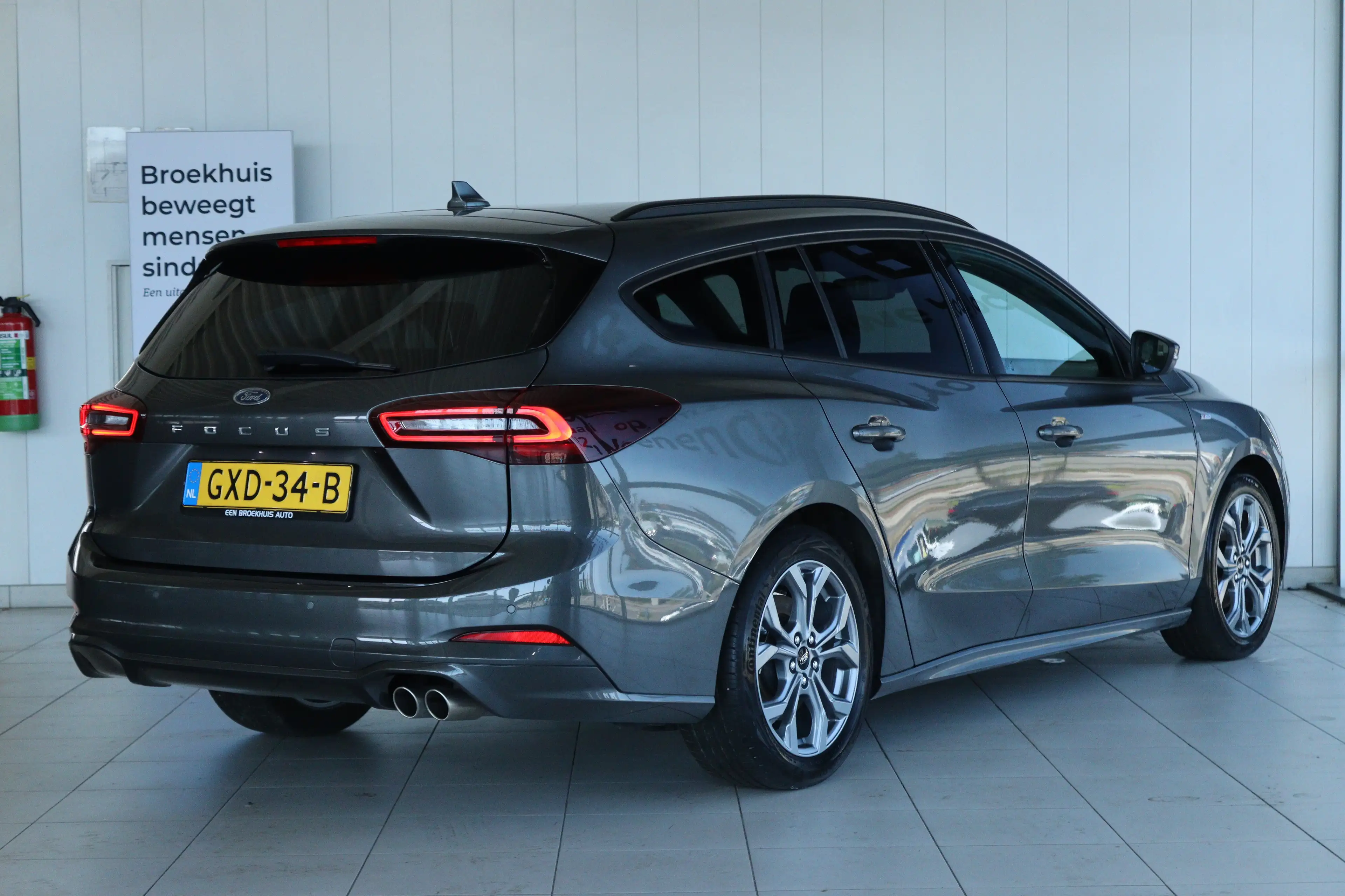 Ford Focus Wagon 1.0EB Hybrid ST Line | NL-AUTO! | 1E EIGENAA — photo 2