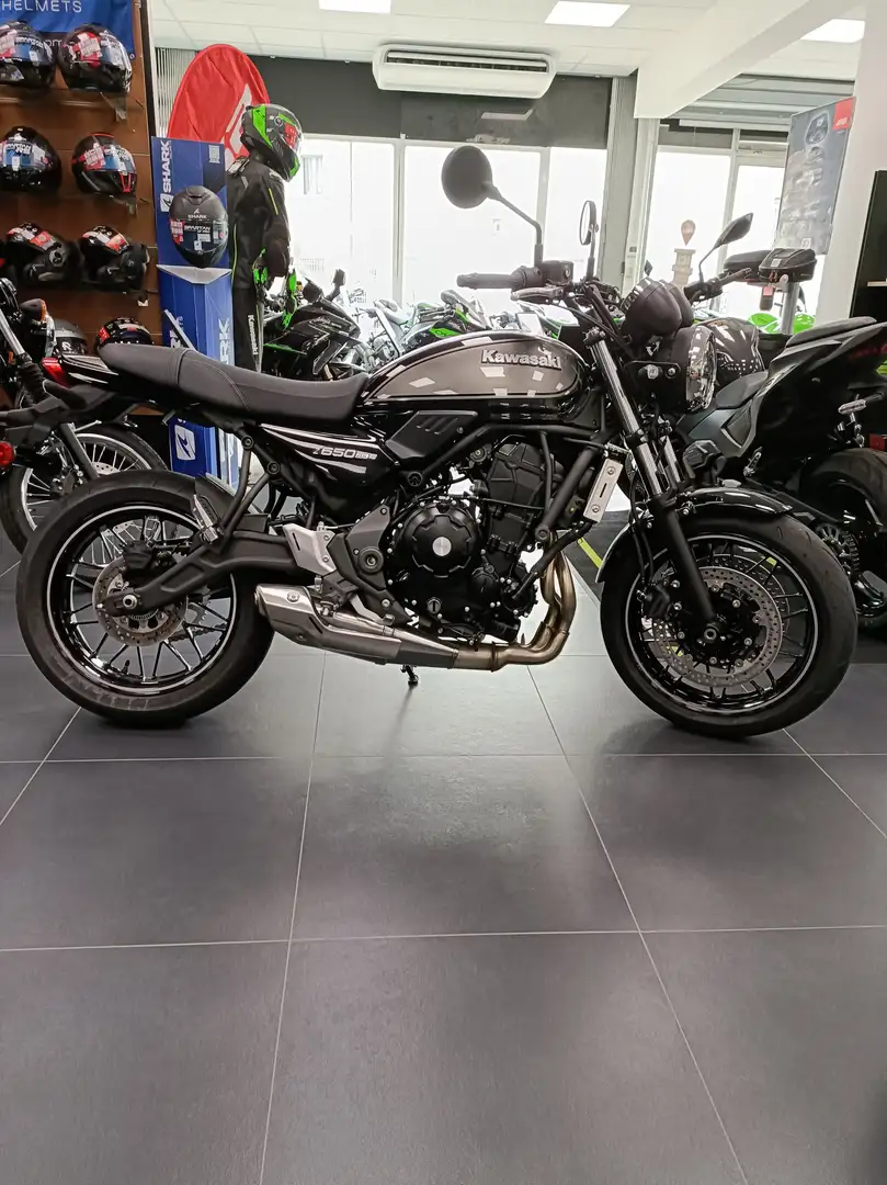 Kawasaki Z 650 RS Schwarz - 1