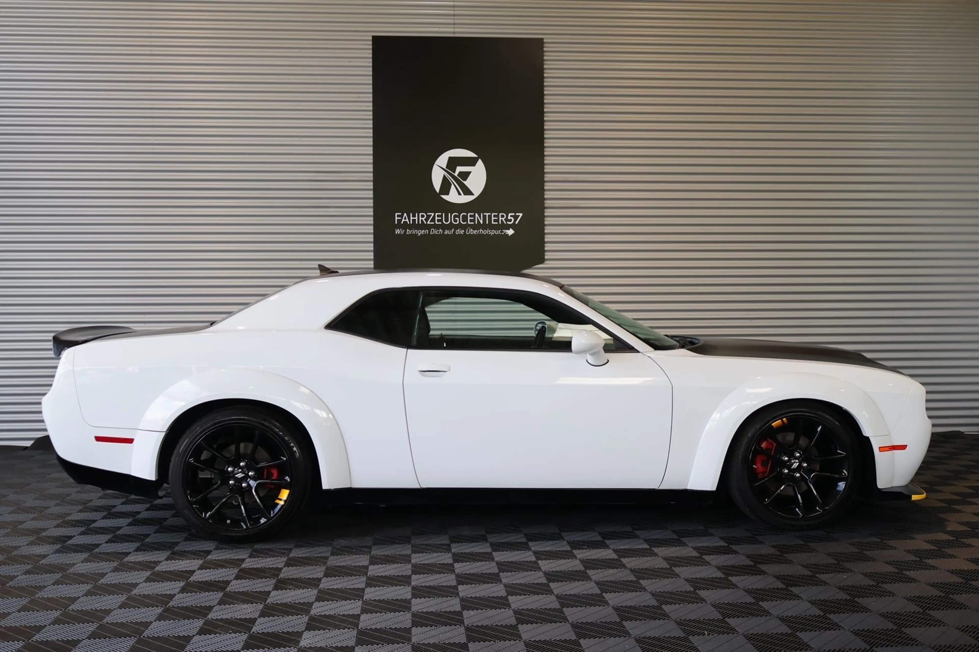 Dodge Challenger Dodge Challenger R/T 50th Anniversary EDITION — photo 6