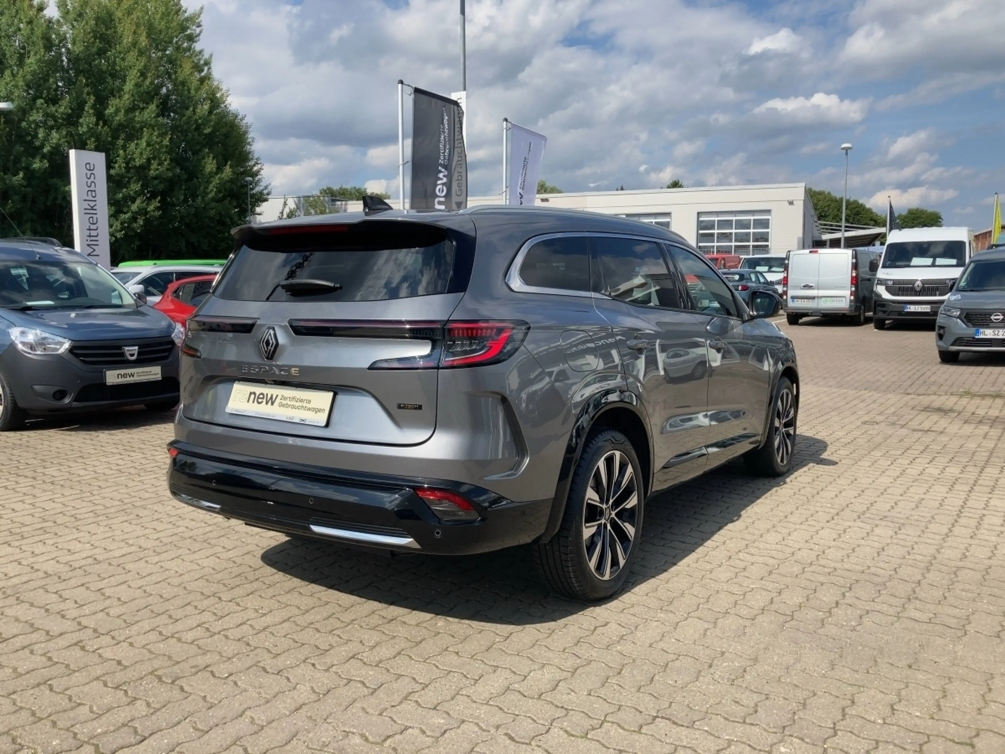 Renault Espace VI 1.2 E-TECH Full Hybrid 200 Techno — photo 4