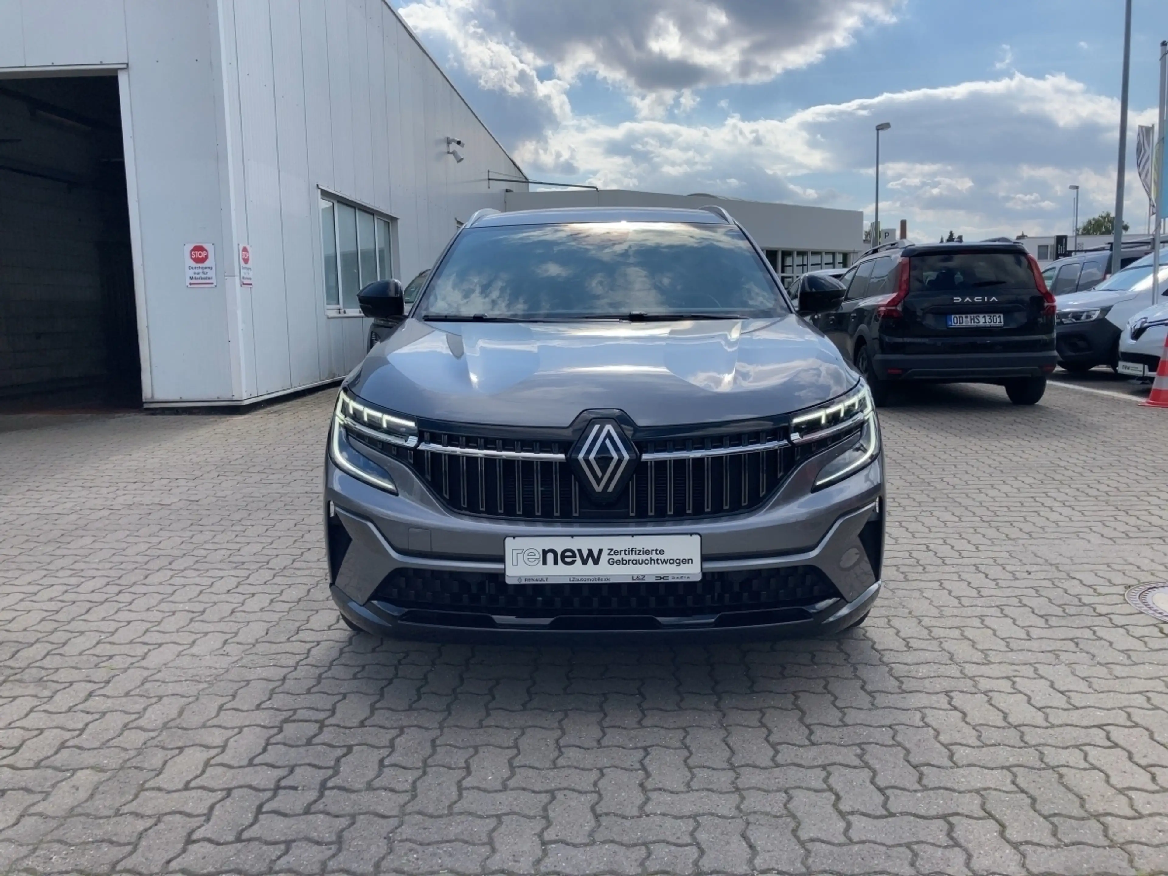 Renault Espace VI 1.2 E-TECH Full Hybrid 200 Techno — photo 6